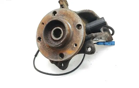 Peugeot 2008 I Front wheel hub spindle knuckle