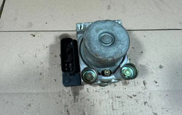 Mitsubishi Lancer ABS Pump MB52WDE59301 7U00593033060