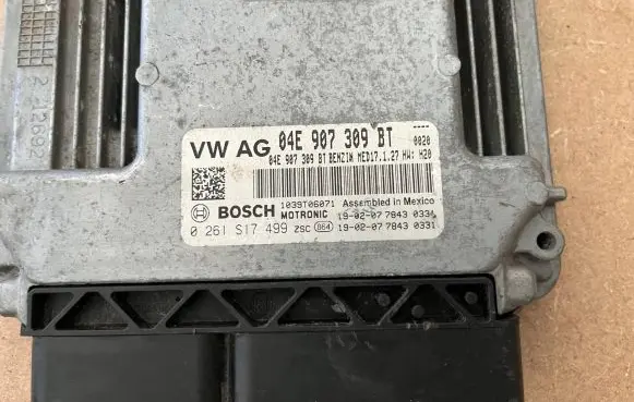 Volkswagen Golf VII Engine control unit/module 04E907309BT 0261S17499