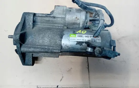 Audi A4 S4 B5 8D Starter motor 06D911023