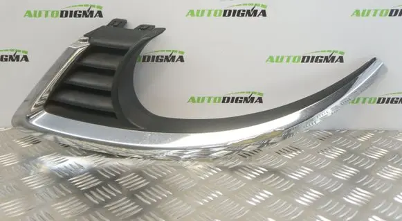 Under headlight/headlamp trim