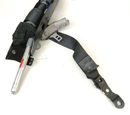 Volvo V70 Front seatbelt 39860303 39865061