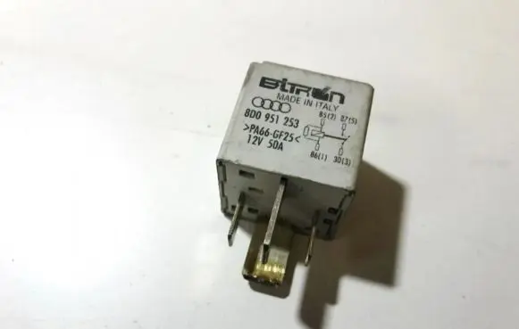 Volkswagen PASSAT B5.5 Other relay 8d0951253 370