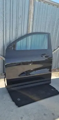 Mercedes-Benz GLA H247 Front door A2477224101
