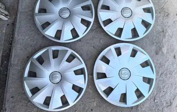 Seat Leon (5F) R15 wheel hub/cap/trim 5F0601147B