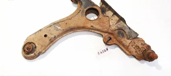 Volkswagen PASSAT B3 Front lower control arm/wishbone