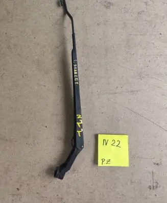 Toyota Starlet (P90) V Front wiper blade arm 21948923