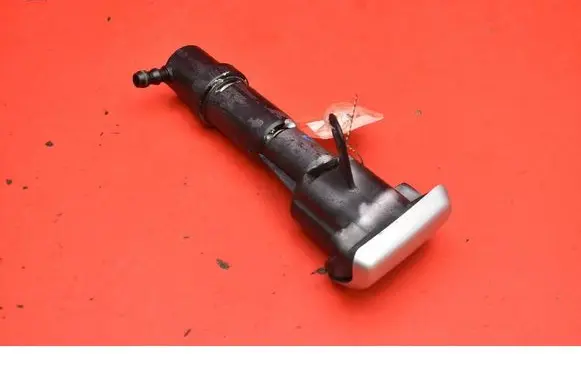 Volvo XC90 Windshield washer spray nozzle 