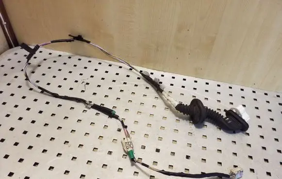 Toyota Auris E180 Rear door wiring loom