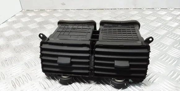 KIA Sportage Dash center air vent grill KM84810A 80335148