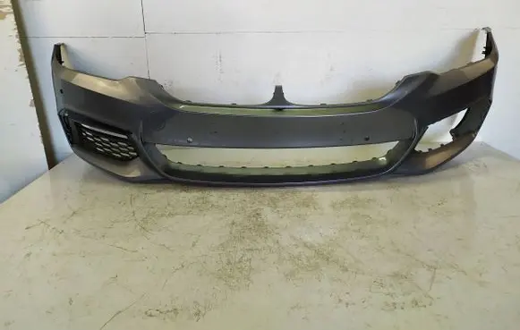 BMW 5 G30 G31 Front bumper 8064928 72758411 5111