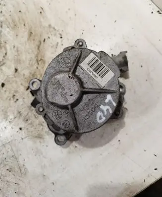 Nissan Qashqai+2 Vacuum pump 8200796080