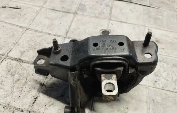 Volkswagen Fox Engine mount bracket 600199555