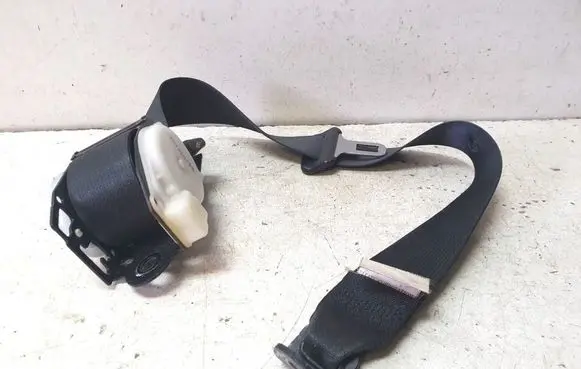 Suzuki Swift I Rear seatbelt 8496063JA