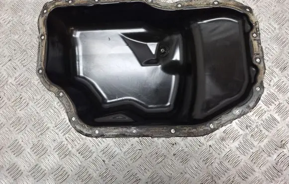 Toyota Avensis T270 Oil sump 121020R020