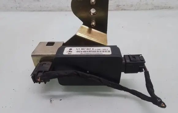 Volkswagen Golf IV ESP acceleration yaw rate sensor 1J1907637A
