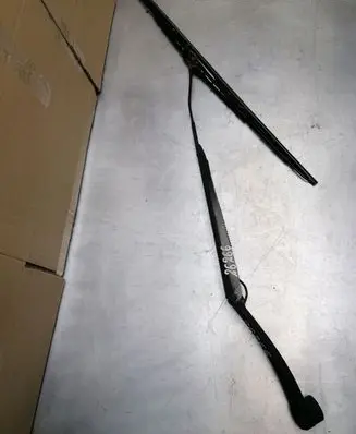 KIA Carens II Front wiper blade arm