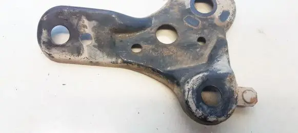 Mazda 6 Engine mounting bracket