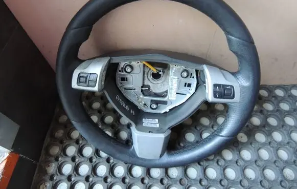Opel Astra H Steering wheel 91017589906