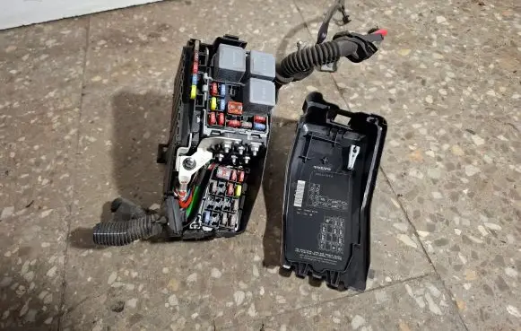 Volvo V60 Fuse module 30644652