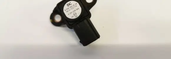 Mercedes-Benz ML W164 Air pressure sensor A0061531528 0261230144