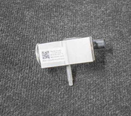 Tesla Model 3 Air conditioning (A/C) expansion valve 110187800A