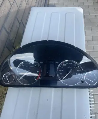 Peugeot 407 Speedometer (instrument cluster) 9646465480