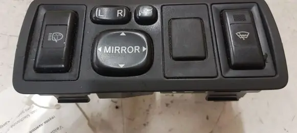 Toyota Avensis T250 Wing mirror switch 183575 777669