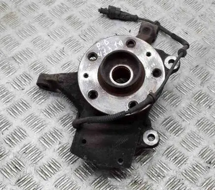 Opel Vivaro Front wheel hub 93866697