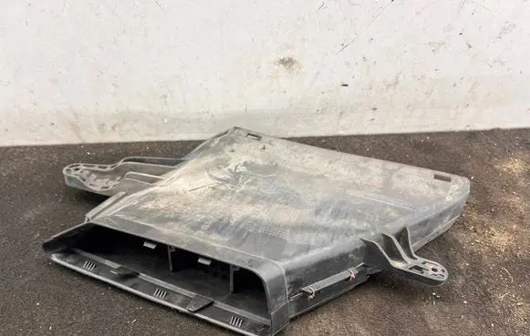 Audi A4 S4 B8 8K Air intake duct part 8K0129618J 8K0129618K