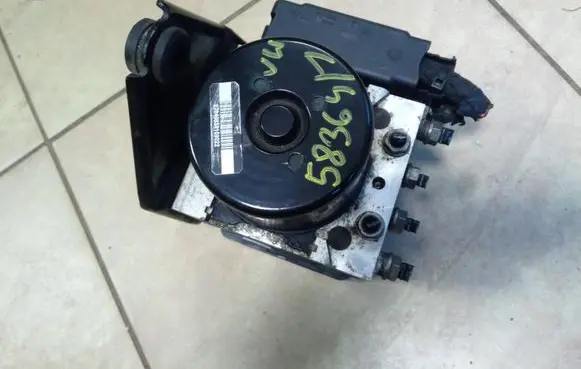 Volkswagen Golf VI ABS Pump 1K0907379BL 1K0614517DP NE58364NA1