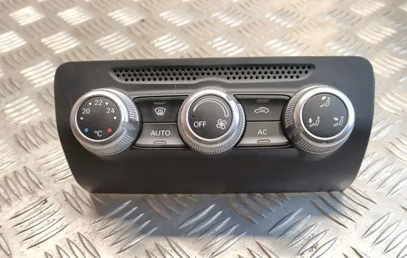 Audi A1 Climate control unit 8X0820043A
