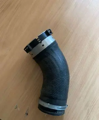 Volvo XC90 Intercooler hose/pipe 1657738