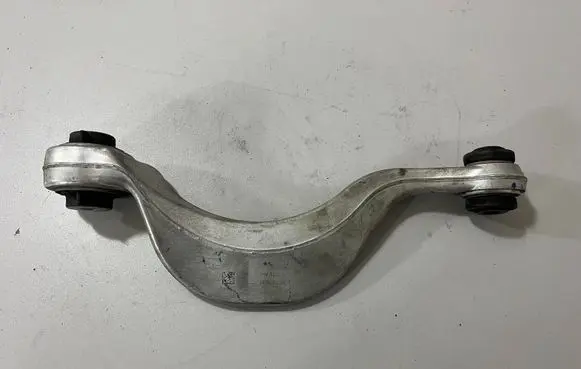 Rear upper control arm/wishbone