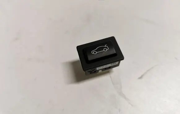 BMW 3 F30 F35 F31 Tailgate/boot open switch button 9200316