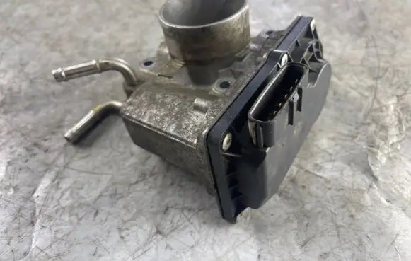 Toyota Corolla E120 E130 Electric throttle body valve 2203022050