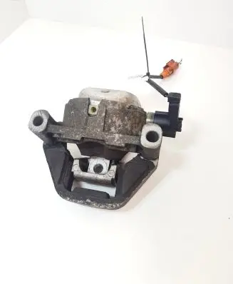 Audi A6 C7 Engine mount bracket