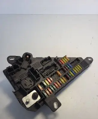 BMW 5 E60 E61 Fuse module 6906619