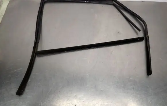 Audi 80 90 B2 Rubber seal loading door 