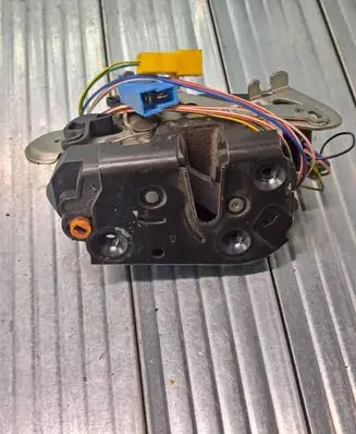Mercedes-Benz Vaneo W414 Sliding door lock A4147300235 300702 456207001001