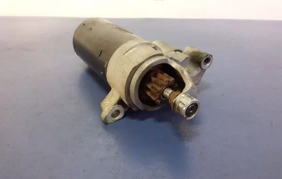 Audi A5 8T 8F Starter motor 0001109315