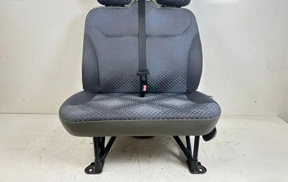 Opel Vivaro Front double seat 
