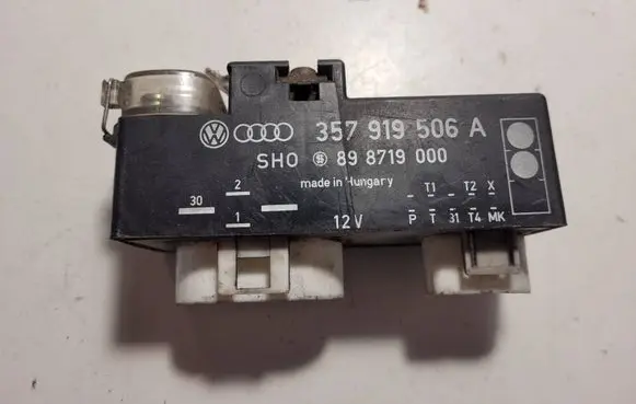 Volkswagen PASSAT B5 Coolant fan relay 357919506A 898719000