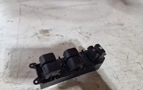 Toyota RAV 4 (XA30) Electric window control switch