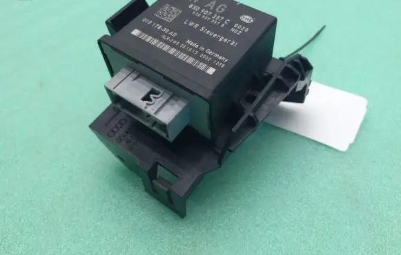 Audi Q7 4L Light module LCM 8X0907357C 8X0907357B