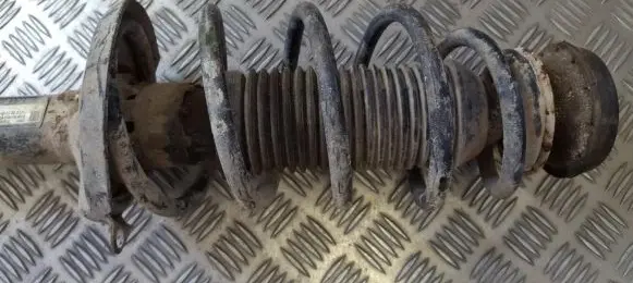 Volkswagen PASSAT B4 Front coil spring