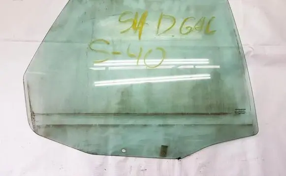 Volvo S40, V40 Rear door window glass