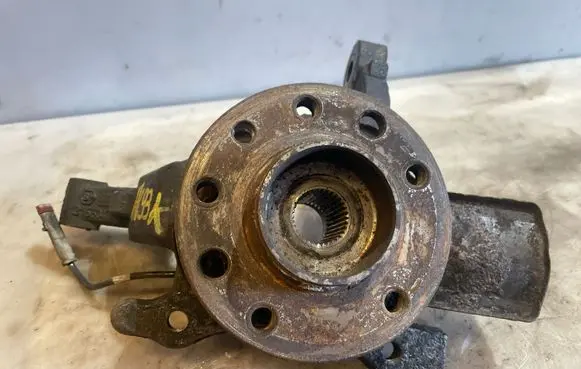 Opel Astra H Front wheel hub spindle knuckle 13156047
