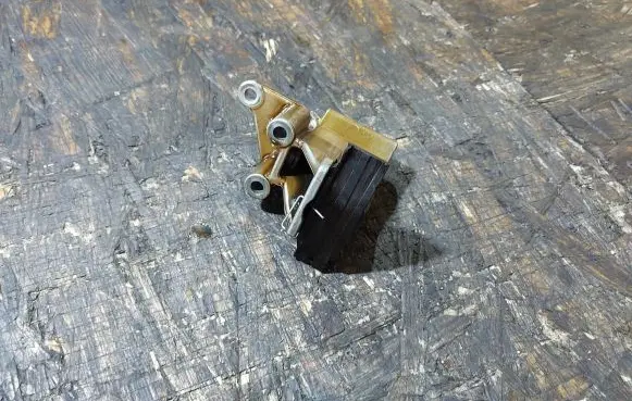 BMW 5 E39 Slide rail for timing chain 1726305