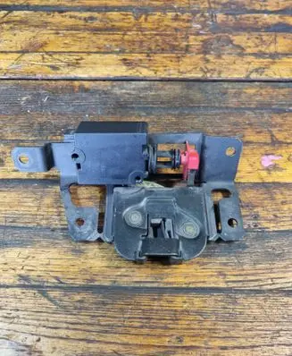 BMW X3 E83 Tailgate/trunk/boot lock/catch/latch 7057364 51247057364 51247111001